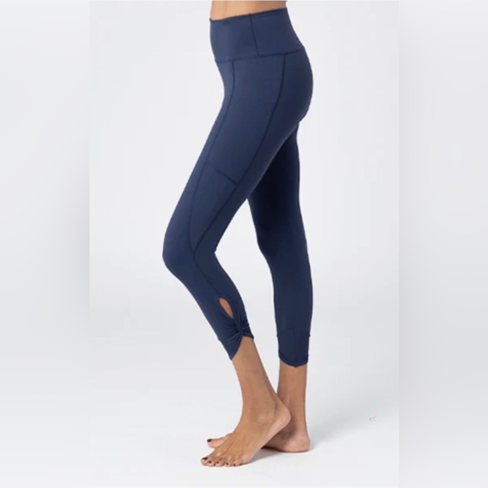NWT Whisper Active Emery Legging
